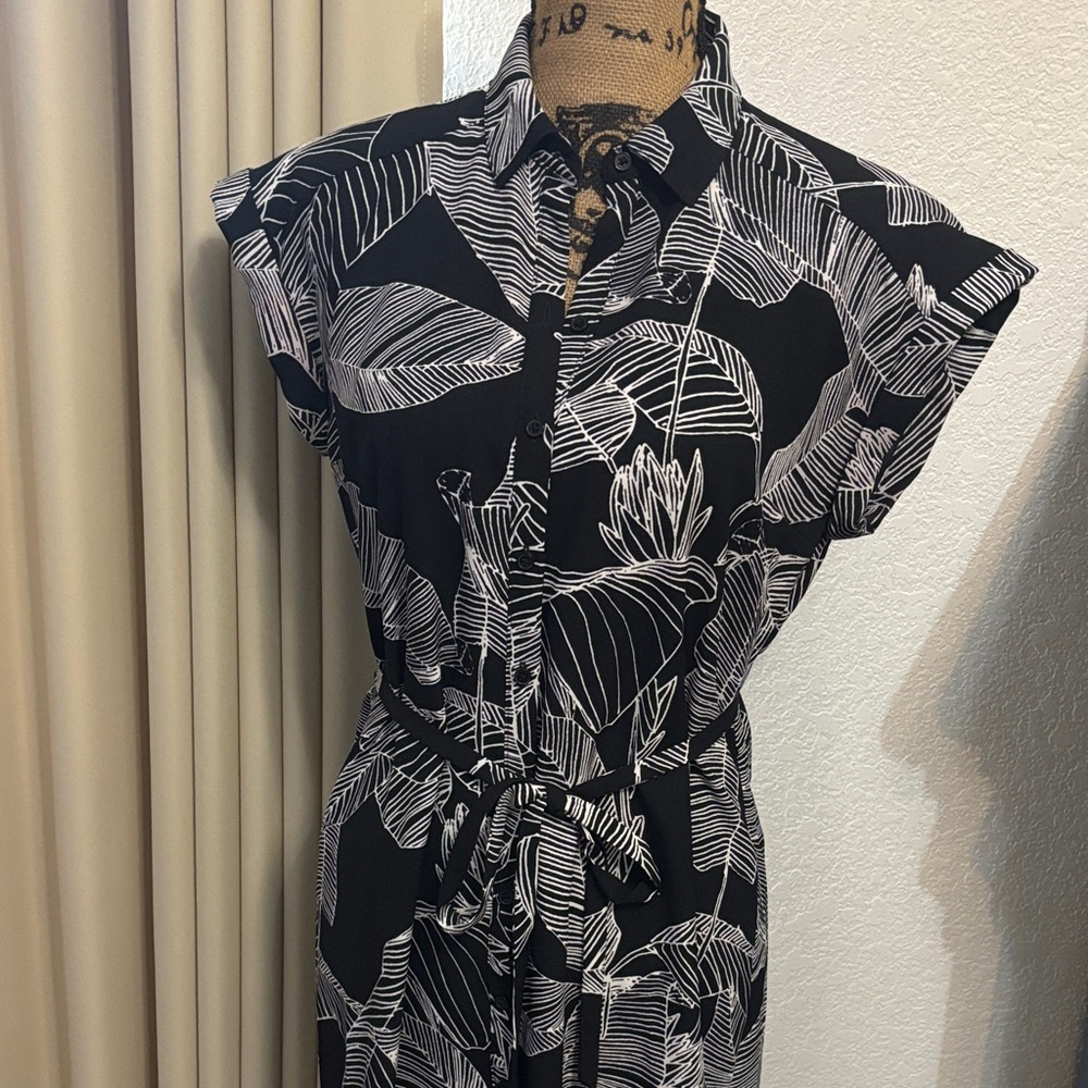 Express Black and White Leaf Print Midi Dress